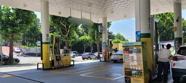 국내 주유소 휘발유 및 경유의 평균 판매가격이 6주 연속 하락하면서 대구와 경북지역의 기름값도 하락세를 이어갔다. 대구일보DB