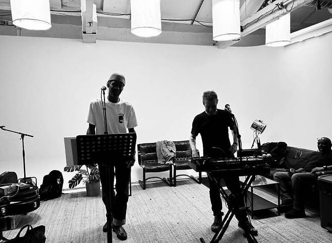 출처=매시브 어택 인스타그램