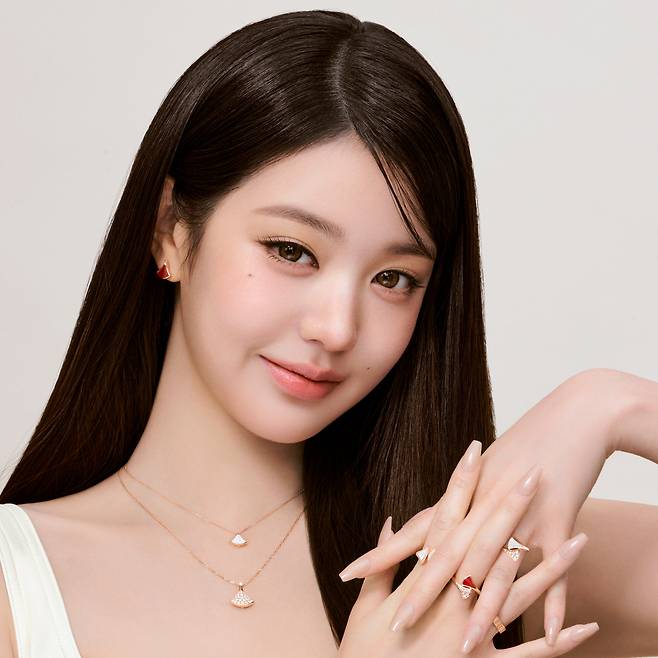 아이브 장원영/불가리