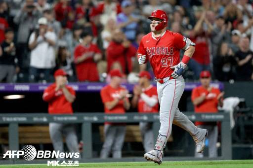 트라웃이 통산 400홈런을 기록했다. 사진(美 덴버)=ⓒAFPBBNews = News1