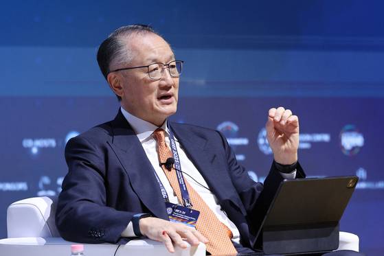 김용 전 세계은행 총재가 14일 오전 서울 서대문구 연세대학교 100주년기념관에서 열린 글로벌지속가능발전포럼(GEEF)에서 발언하고 있다. 뉴스1