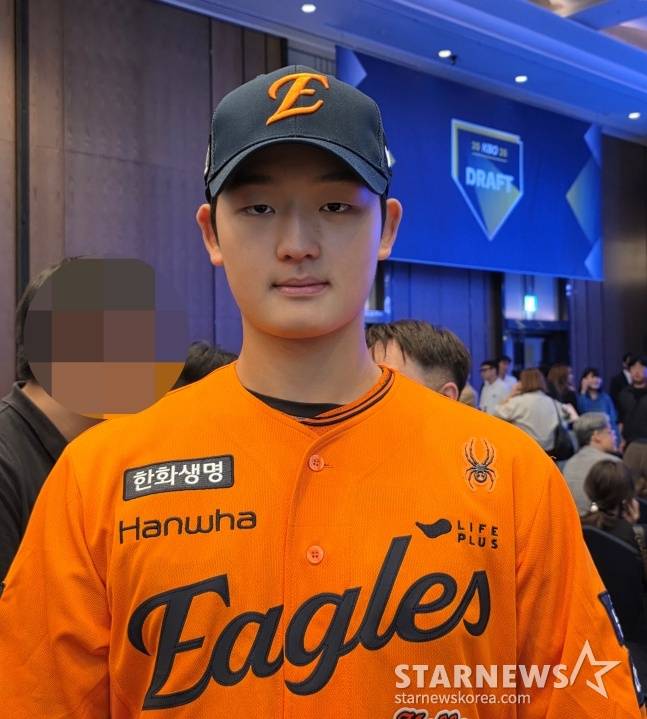 북일고 강건우가 지난 17일 2026 KBO 신인드래프트에서 한화의 2라운드 지명을 받고 스타뉴스와 인터뷰에 응했다. /사진=김동윤 기자