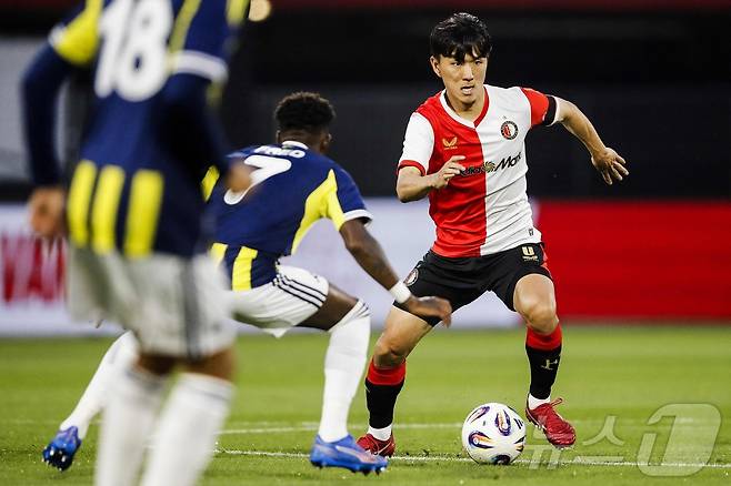 페예노르트 황인범. ⓒ AFP=뉴스1