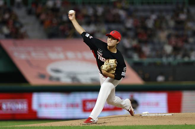 KIA 신인 김태형이 23일 인천SSG랜더스필드에서 열린 2025 KBO리그 SSG전에 선발 등판해 역투하고 있다. 사진 | KIA 타이거즈