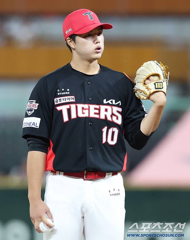 23일 인천 SSG랜더스필드에서 KIA-SSG전. KIA 선발투수 김태형이 크게 숨을 쉬고 있다. 인천=정재근 기자 cjg@sportschosun.com/2025.9.23/