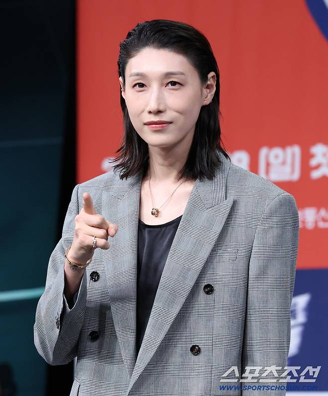 MBC 예능 '신인감독 김연경' 제작발표회가 24일 오후 서울 상암동 MBC 사옥에서 열렸다. 김연경이 포즈 취하고 있다. 정재근 기자 cjg@sportschosun.com/2025.9.24/