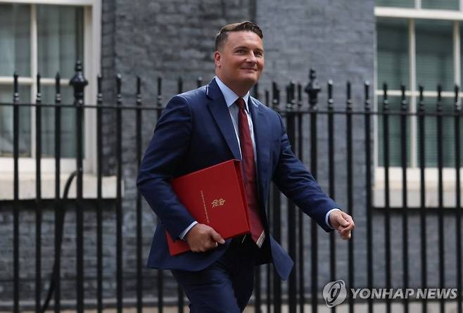 웨스 스트리팅 영국 보건장관.연합뉴스