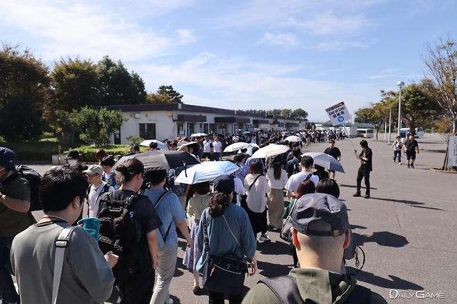 개막 첫 날 많은 인파가 몰렸다.