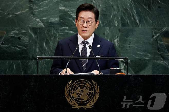 이재명 대통령이 23일(현지시간) 미국 뉴욕 유엔 본부에서 열린 제80차 유엔 총회에서 기조연설을하고 있다. ⓒ 로이터=뉴스1 ⓒ News1 황기선 기자