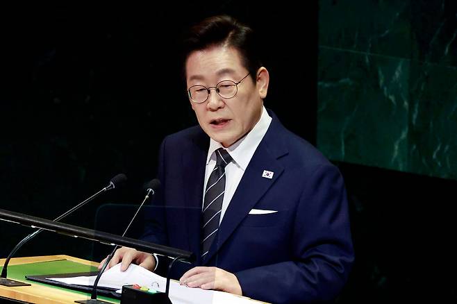 이재명 대통령이 23일(현지시간) 미국 뉴욕 유엔본부 총회장에서 기조연설을 하고 있다./ 연합뉴스.