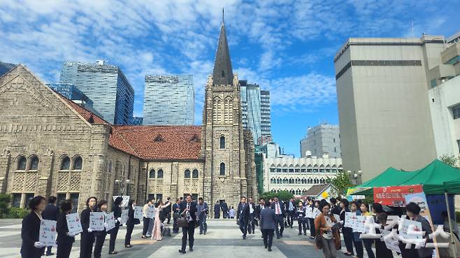 예장 통합 제110회 총회가 열린 서울 중구 영락교회 예배당 전경. 예장 통합 총회는 성공적인 총회 개최를 위해 물심양면으로 지원한 영락교회에 감사패를 전달했다. 송주열 기자