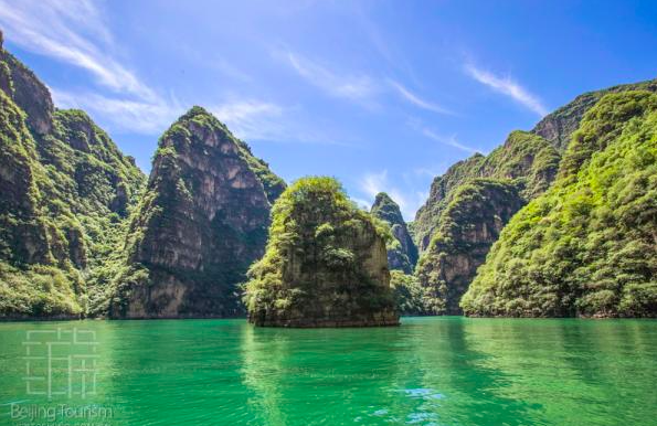 옌칭구 고성촌 서북쪽에 위치한 룽칭샤 펑관다오. 베이징관광망