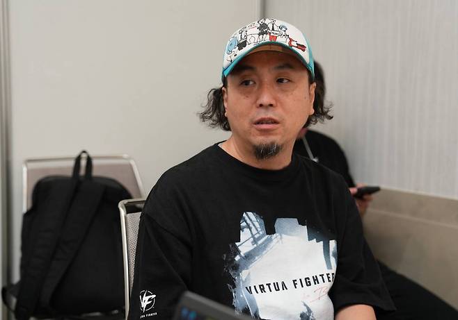 '뉴버파'에 대해 설명중인 야마다 리이치로 프로듀서