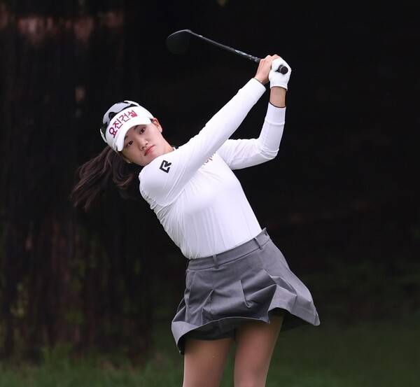 2025년 한국여자프로골프(KLPGA) 투어 메이저 대회 제25회 하이트진로 챔피언십에 출전한 노승희 프로가 1라운드에서 경기하는 모습이다. 사진제공=KLPGA (사진을 무단으로 사용하지 마십시오.)