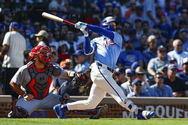 피트 크로우-암스트롱이 27일 미국 일리노이주 시카고 리글리필드에서 열린 세인트루이스 카디널스와 2025 메이저리그(MLB) 정규리그 홈경기에서 4회말 시즌 30호 홈런을 치고 있다. 시카고 | Imagn Images연합뉴스