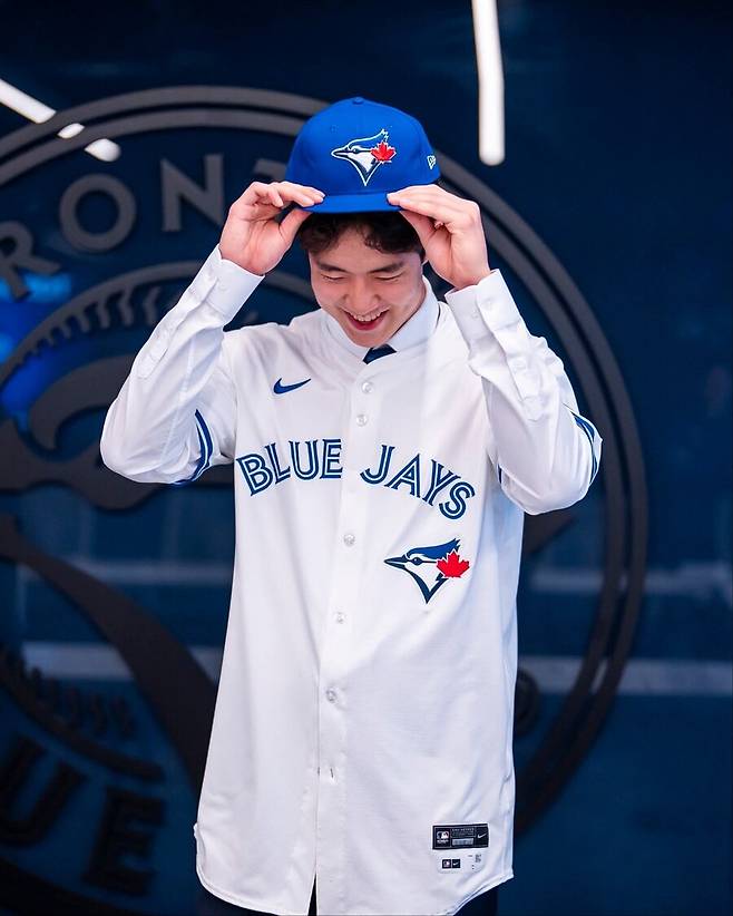 ▲ 문서준은 건장한 체격에 유연성까지 갖추고 있어 향후 성장 가능성이 높다는 평가를 받는다 ⓒ토론토 구단 SNS