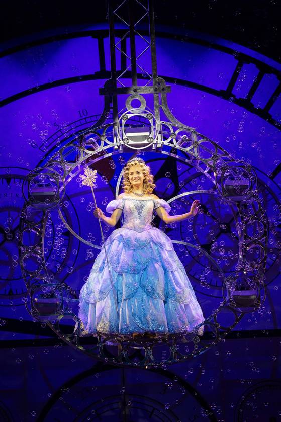 뮤지컬 '위키드' 공연 모습. 에스앤코 제공(Photo by Jeff Busby).