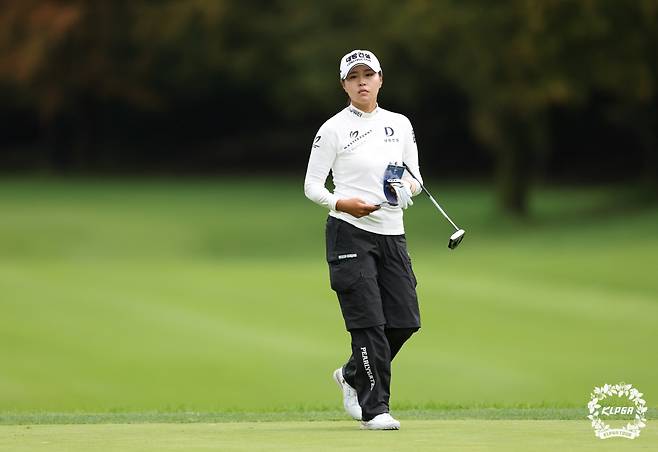 성유진제25회 하이트진로 챔피언십 FR 1번홀 그린 파악