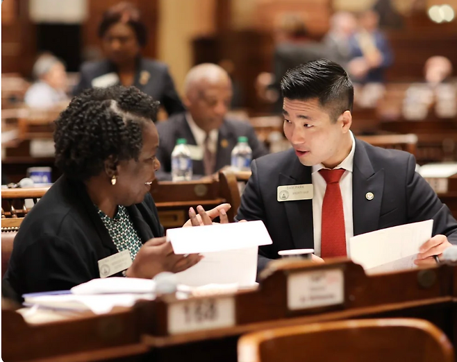 샘 박 미국 조지아주 민주당 하원의원이 발언하고 있다. 샘 박 의원실 홈페이지 갈무리
