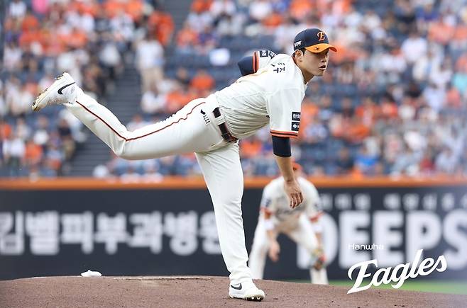 한화 문동주가 27일 대전 한화생명 볼파크에서 열린 2025 KBO리그 정규시즌 LG전에서 역투하고 있다. 사진 | 한화 이글스