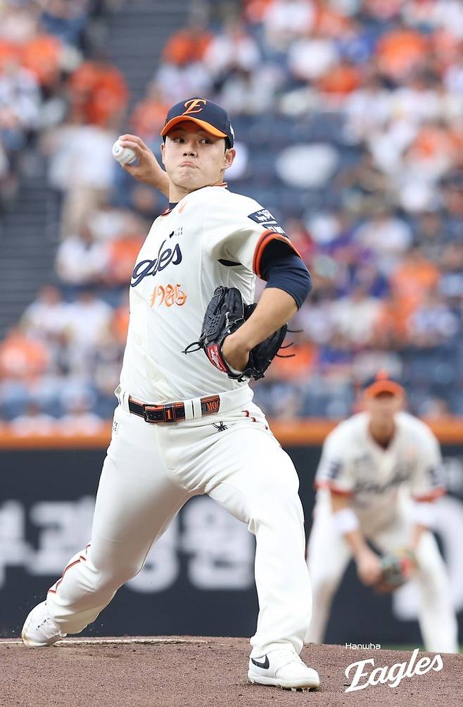 한화 문동주가 27일 대전 한화생명 볼파크에서 열린 2025 KBO리그 정규시즌 LG전에서 역투하고 있다. 사진 | 한화 이글스