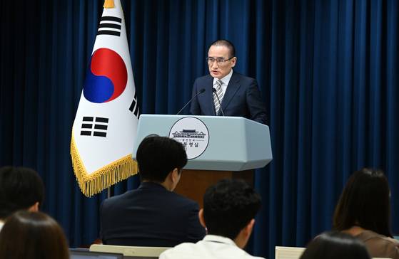 위성락 안보실장이 29일 서울 용산 대통령실 청사에서 이사바 시게루 일본 총리 방안 일정 관련 브리핑을 하고 있다. 대통령실사진기자단