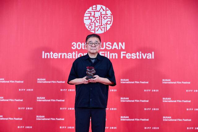 제30회 부산국제영화제 '부산 어워드' 대상 수상작 '루오모의 황혼' 장률 감독/©부산국제영화제