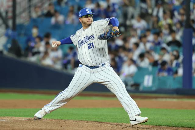 삼성 라이온즈의 아리엘 후라도가 30일 대구에서 열린 KIA 타이거즈와의 경기에 선발 등판해 역투하고 있다. 삼성 제공