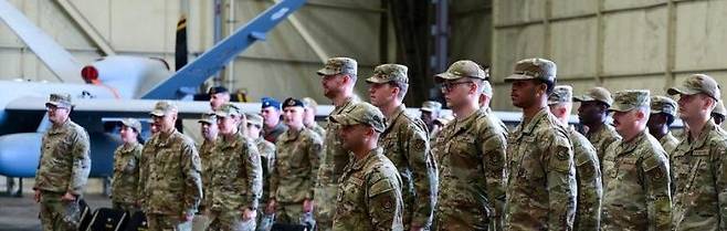 29일 주한 미 7공군 예하 제8전투비행단이 주둔 중인 전북 군산 공군기지에서 리퍼(MQ-9) 무인공격기 원정정찰대대 창설식이 열리고 있다. 사진 출처 미 국방 영상정보 배포시스템(DVIDS)