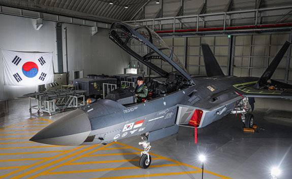 KF-21의 시제기. 한국항공우주산업(KAI)은 KF-21도 전자전기로 개발할 계획이다. 동아DB