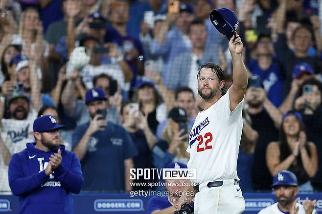 ▲ 커쇼는 다저스 역사상 가장 위대한 선수로 많은 동료들과 리그 전체 구성원들의 존경을 받았다