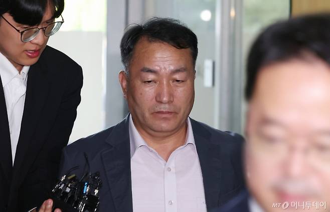 김계환 전 해병대 사령관이 1일 오전 서울 서초구 순직해병특검(특별검사 이명현) 사무실로 피의자 신분 9차 조사를 받기 위해 출석하고 있다. 2025.10.1/사진=뉴스1