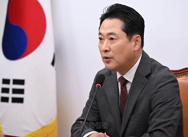 지난달 30일 장동혁 국민의힘 당 대표가 국회에서국정자원 화재로 인한 소상공인 피해 대책 마련 촉구 입장 발표를 하고 있다. 2025.9.30. 안주영 전문기자