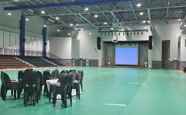 1일 서울 서초구 서초종합체육관 강당이 서리풀2 공공주택지구 주민들의 반대로 설명회가 개최되지 않아 텅 비어 있다. 사진=김태영 기자