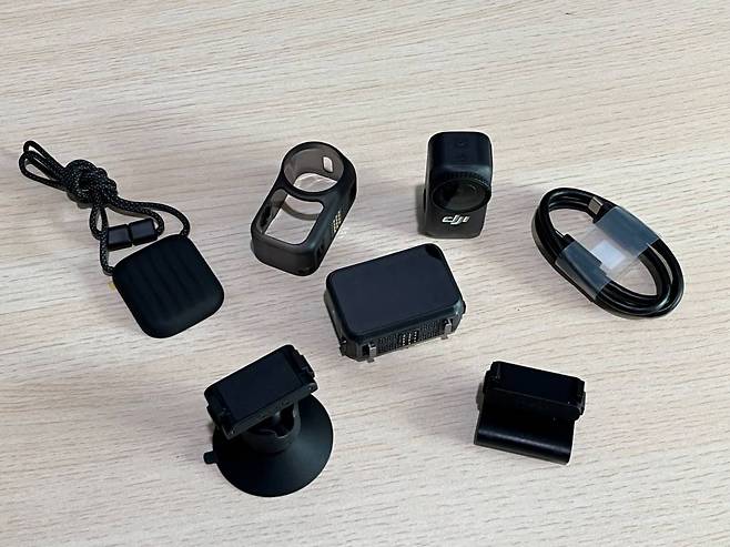 오즈모 나노 스탠다드 콤보(128GB) 구성품 / 출처=IT동아