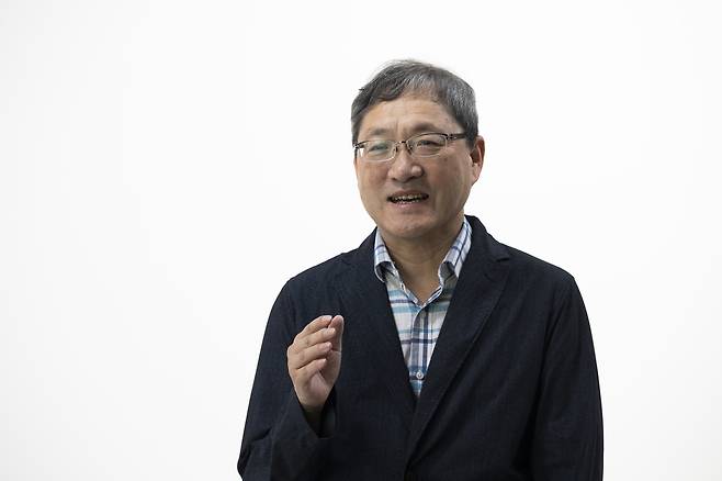 ‘부자은행 가난한 사회’ 의 저자 임수강 박사가 24일 서울 용산구 헤럴드스퀘어 스튜디오에서 본지와 인터뷰를 하고 있다. 박해묵 기자