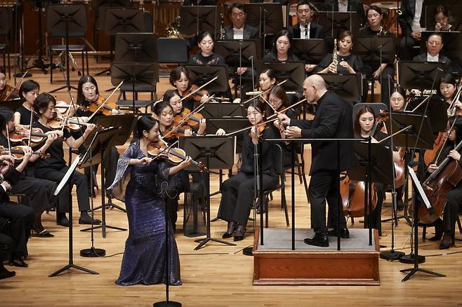 지난 1일 서울 예술의전당에서 열린 공연인 '2025 서울시향 얍 판 츠베덴과 김봄소리'. / 사진출처. 서울시립교향악단.