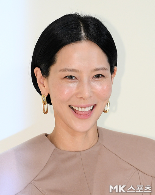 김나영이 결혼 발표 후 벅찬 감정을 감추지 못했다.사진=천정환 기자