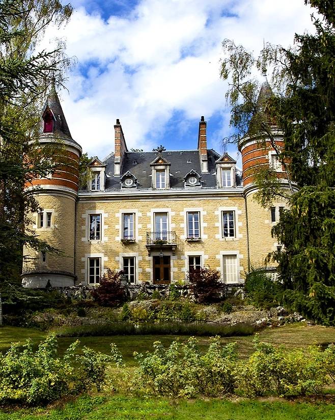 Chateau de Charmont. 홈페이지