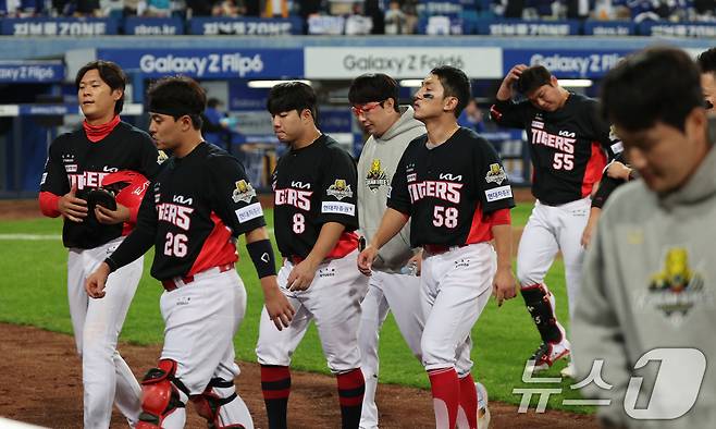 디펜딩 챔피언에서 8위로 추락한 KIA 타이거즈. / 뉴스1 DB ⓒ News1 장수영 기자