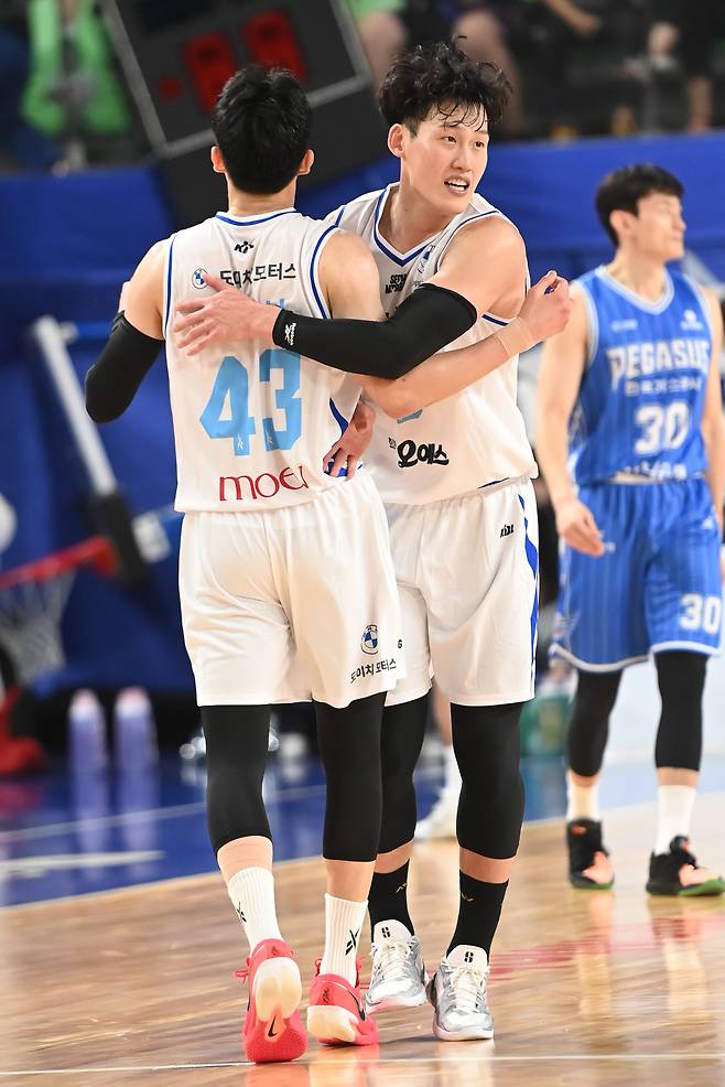 서울 삼성이 대구 한국가스공사를 꺾고 시즌 첫승을 거뒀다.(KBL 제공)