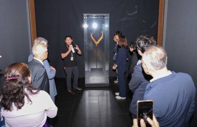 ▲ 국보순회전 ‘황금빛 매혹, 신라 장신구’ 특별전이 오는 11월까지 삼척시립박물관에서 진행되는 가운데, 최근 박물관에서 특별전 개최에 따른 개막식이 열렸다.