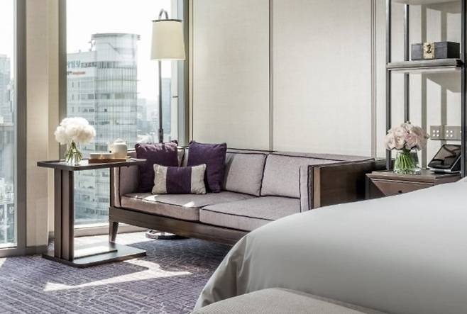 포시즌스 호텔 객실 풍경