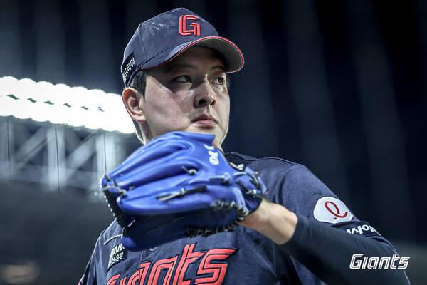 올 시즌 32세이브를 기록한 김원중. (사진=롯데 자이언츠)