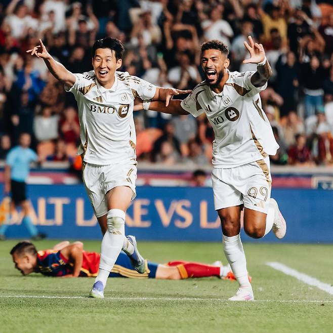 사진=데니스 부앙가 SNS 캡처