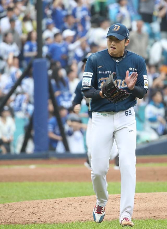 구창모가 와일드카드 결정전에서 기뻐하고 있다. 사진=연합뉴스