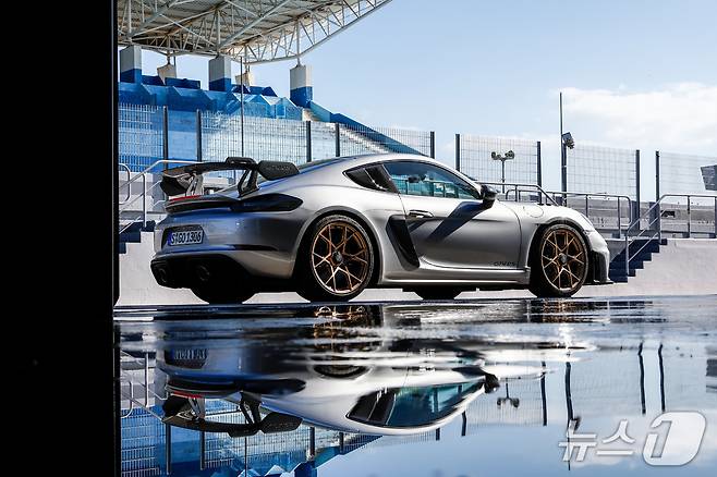 포르쉐 718 카이맨 GT4 RS.(포르쉐 제공)