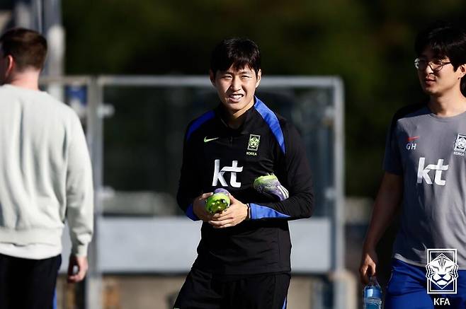 ▲ 프랑스 무대에서 자신의 가치를 입증한 이강인이지만, 여전히 더 큰 영향력을 원하고 있다. 에메리 감독과의 인연이 EPL 복귀의 불씨를 되살릴 수 있을까. 다시 한번 잉글랜드행 가능성이 서서히 고개를 들고 있다. ⓒ대한축구협회