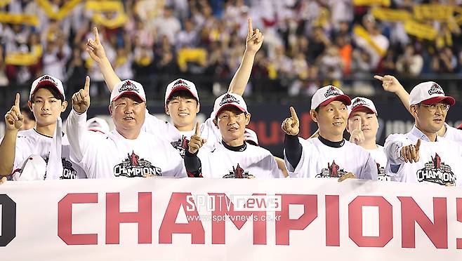 ▲ 차명석 단장 염경엽 감독 김정준 코치 ⓒ곽혜미 기자