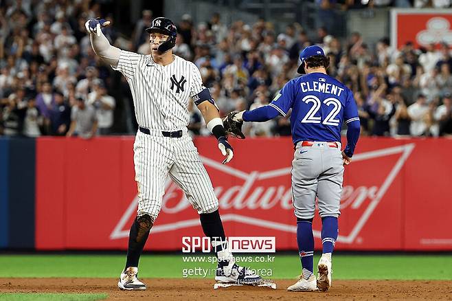 ▲ 저지의 활약으로 위기에서 탈출한 양키스는 이제 역스윕을 향한 발걸음을 내딛었다